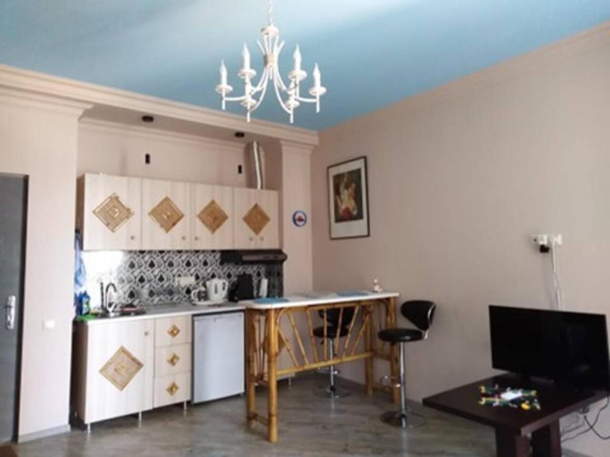Hostel Retro Batumi Luaran gambar