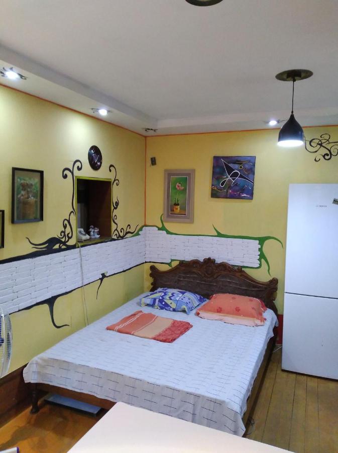 Hostel Retro Batumi Luaran gambar