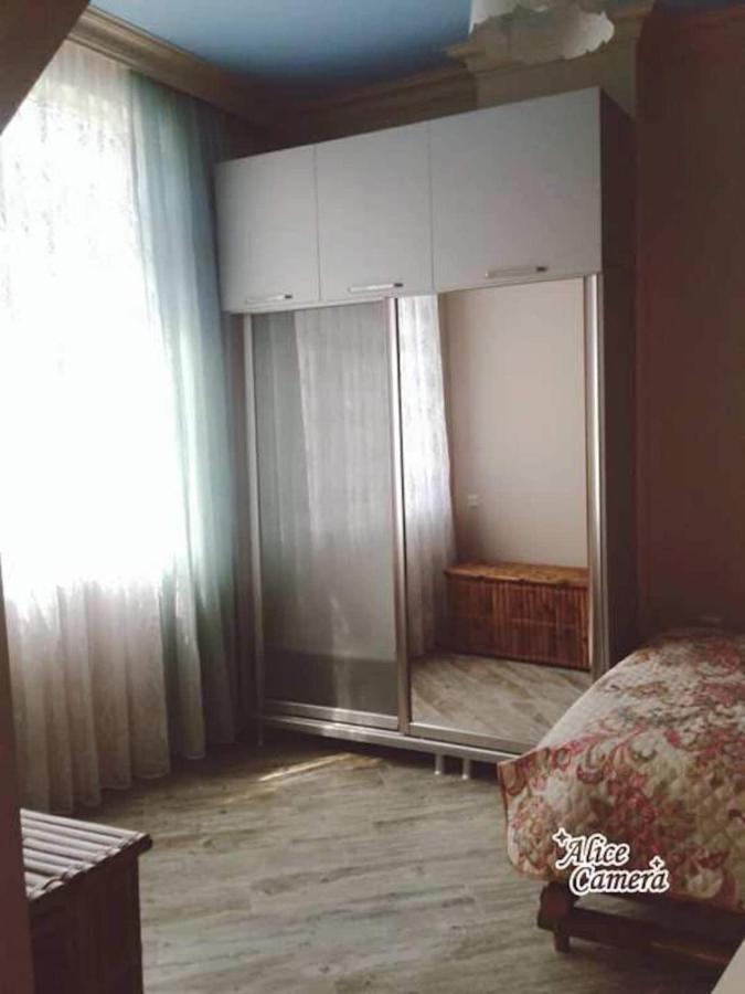 Hostel Retro Batumi Luaran gambar
