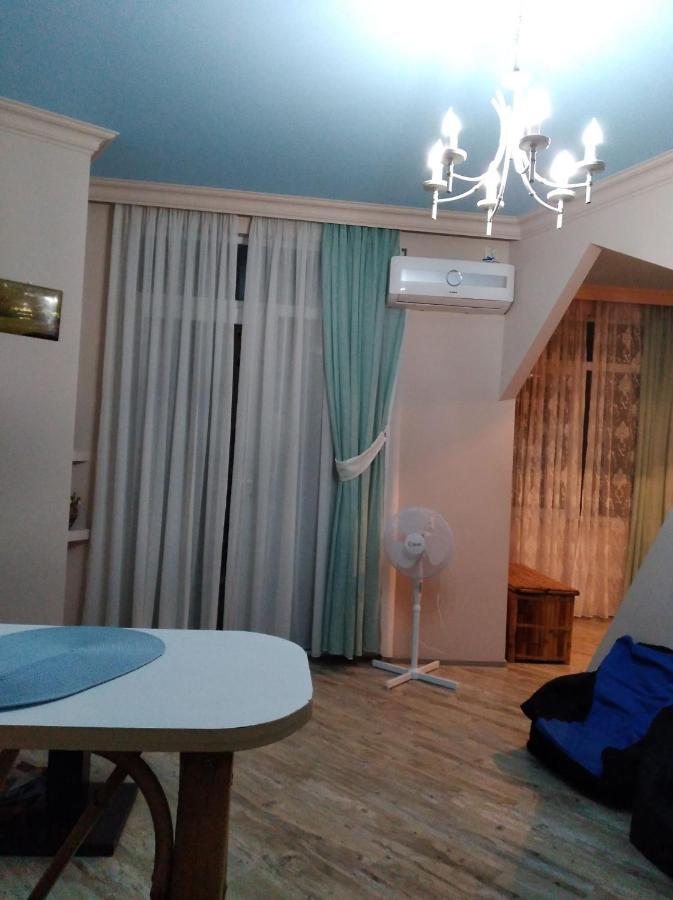 Hostel Retro Batumi Luaran gambar