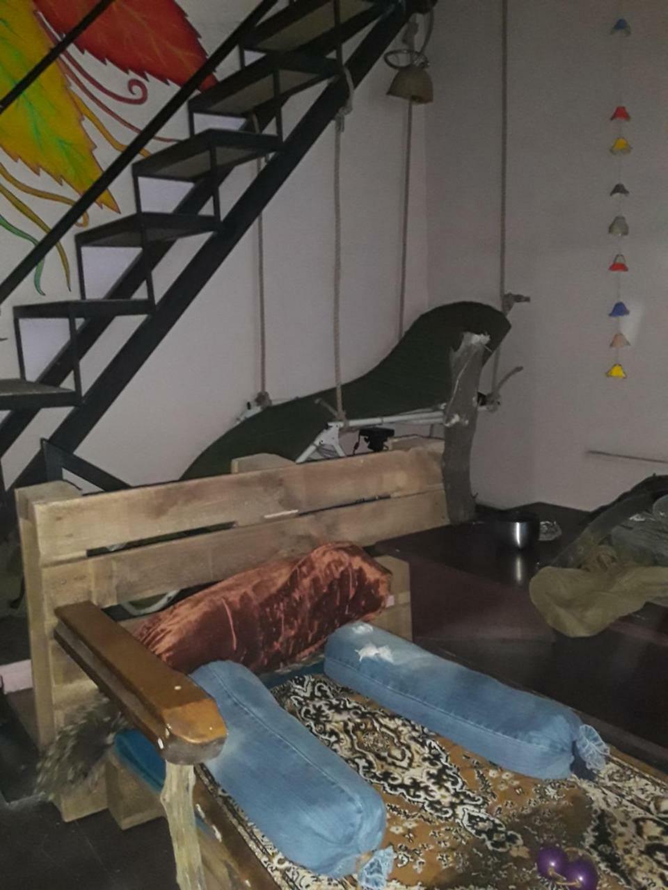 Hostel Retro Batumi Luaran gambar