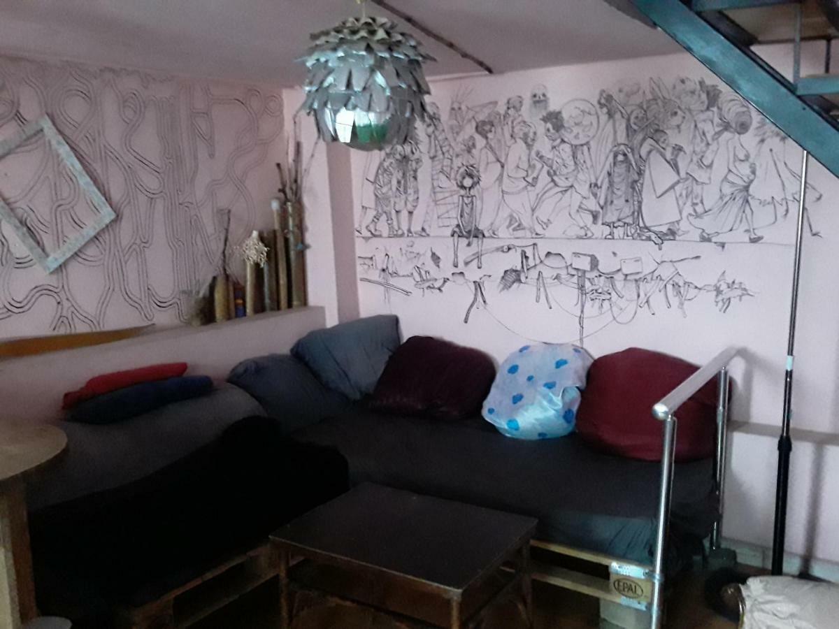 Hostel Retro Batumi Luaran gambar